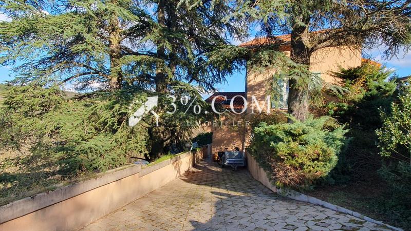 Propriété - 197 m² - 7 pièces