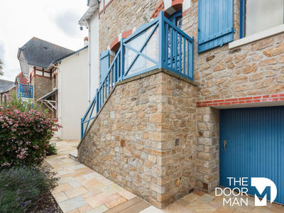 Maison - 310 m² - 12 pièces