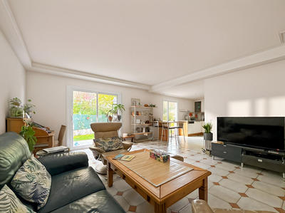 Maison - 122 m² - 6 pièces