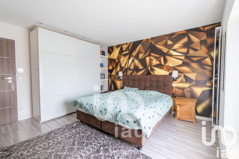 Maison - 216 m² - 8 pièces