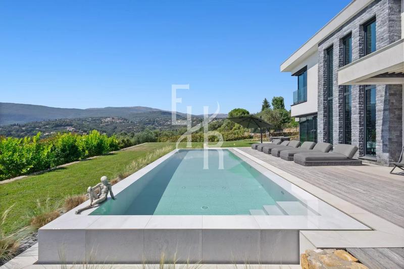 Villa - 420 m² - 8 pièces