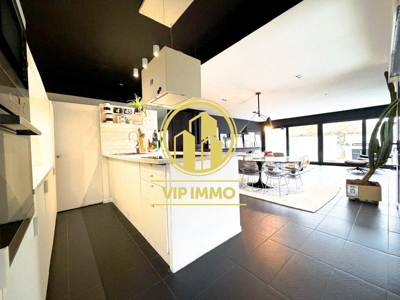 Maison - 137 m² - 6 pièces