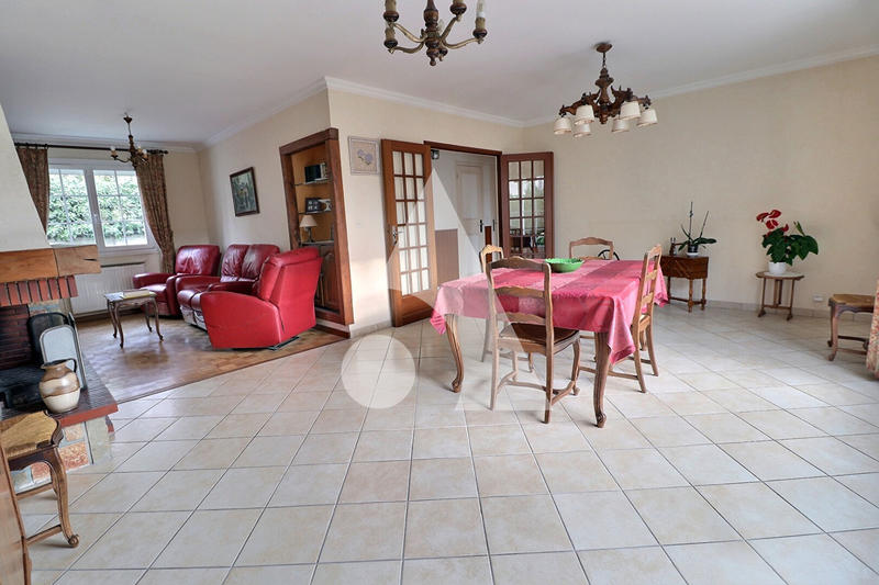 Maison - 94 m² - 5 pièces