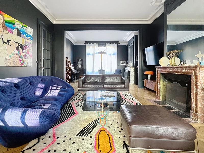 Maison - 214 m² - 7 pièces