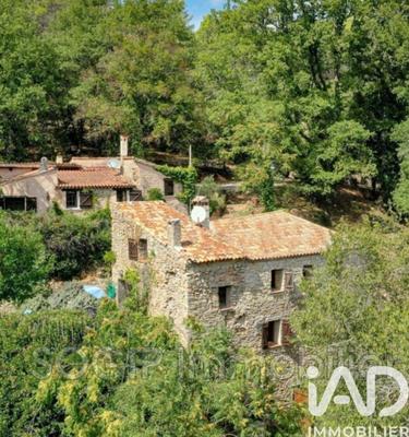 Maison - 195 m² - 6 pièces