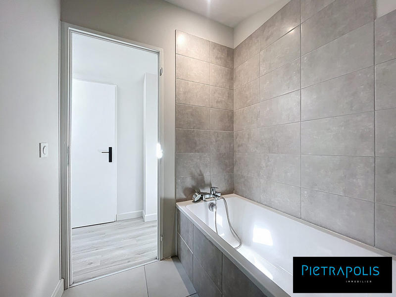 Appartement - 107 m² - 6 pièces