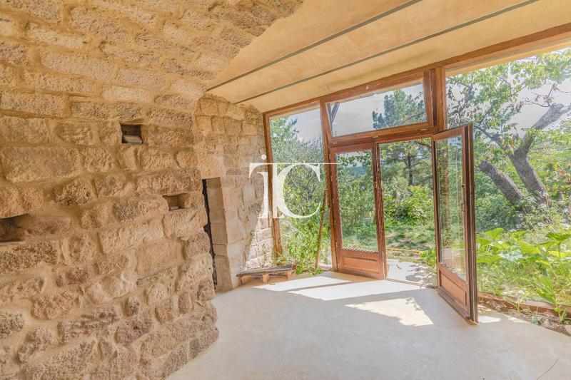 Maison - 275 m² - 11 pièces