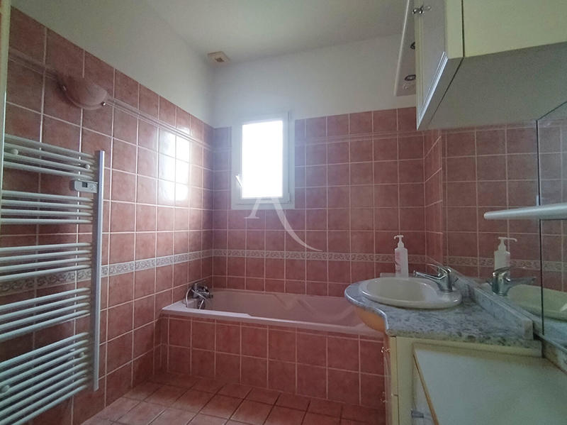 Maison - 142 m² - 3 pièces