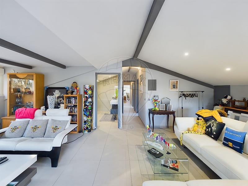 Propriété - 700 m² - 11 pièces