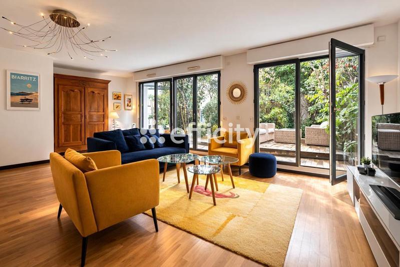 Appartement - 106 m² - 6 pièces