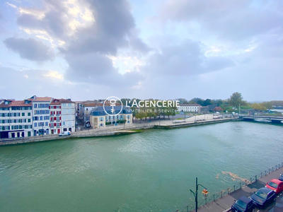 Appartement - 82 m² - 3 pièces