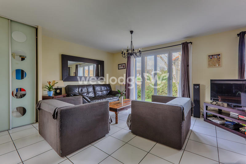 Maison - 122 m² - 8 pièces