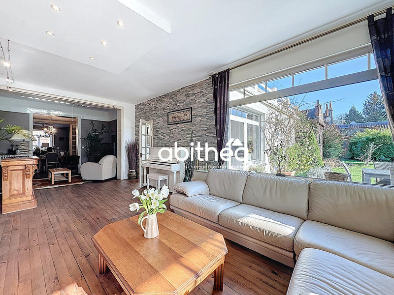 Maison - 224 m² - 6 pièces