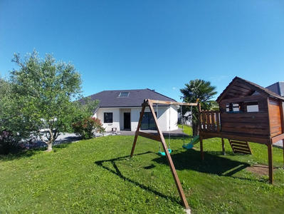 Maison - 140 m² - 5 pièces