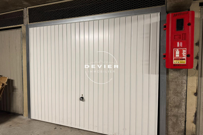 Parking / Garage - 25 m²