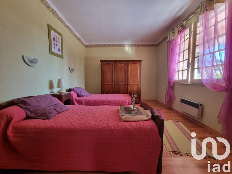 Maison - 210 m² - 7 pièces