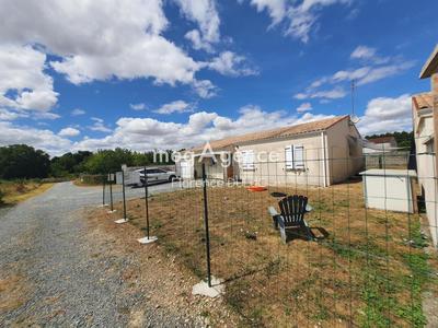 Maison - 95 m² - 4 pièces