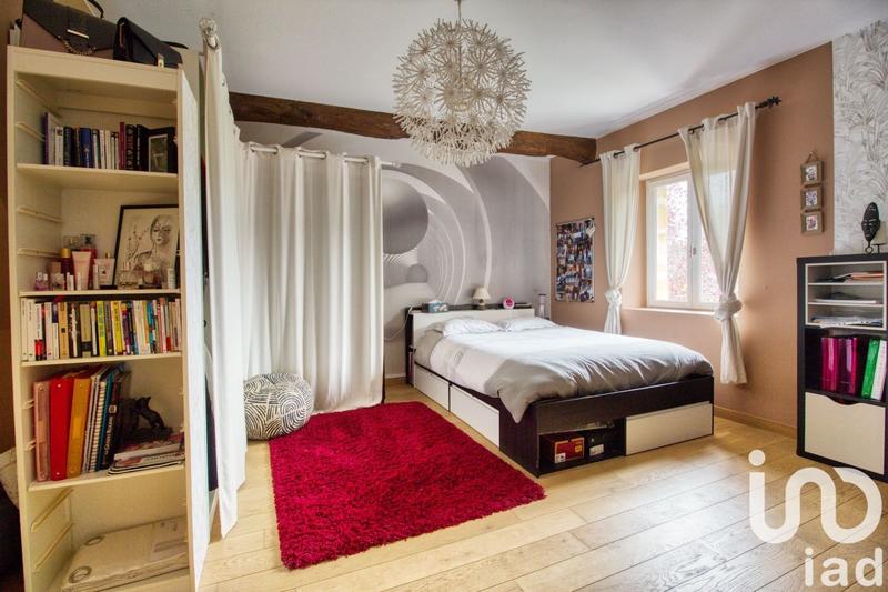 Maison - 327 m² - 9 pièces