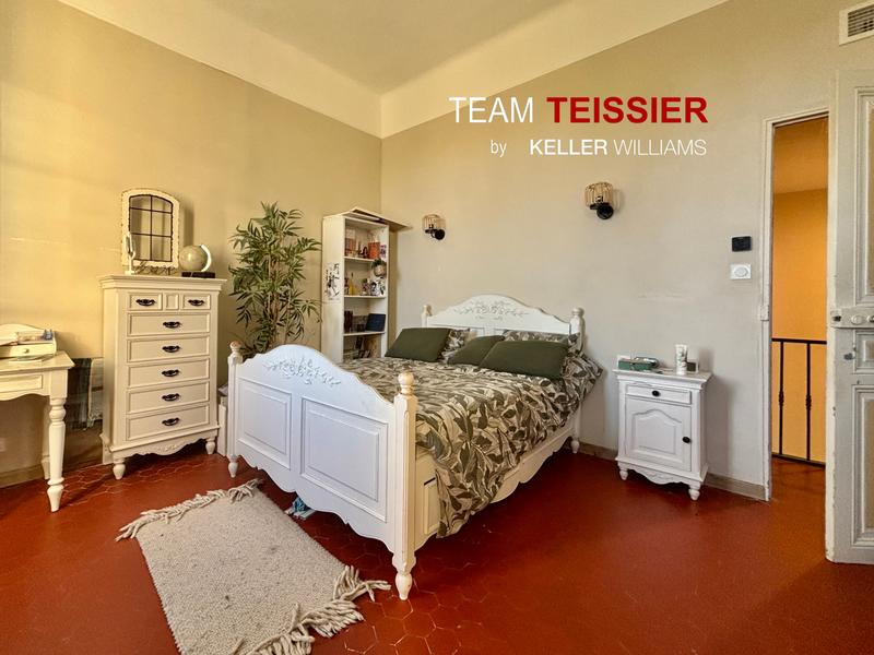 Maison - 210 m² - 8 pièces