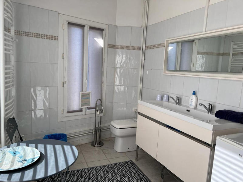 Maison - 256 m² - 9 pièces