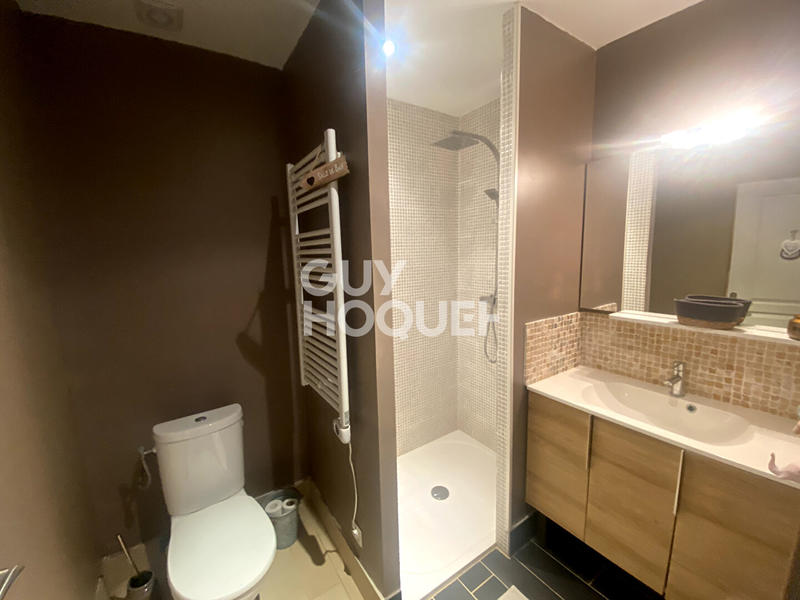 Maison - 242 m² - 6 pièces