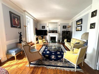 Maison ancienne - 232 m² - 8 pièces