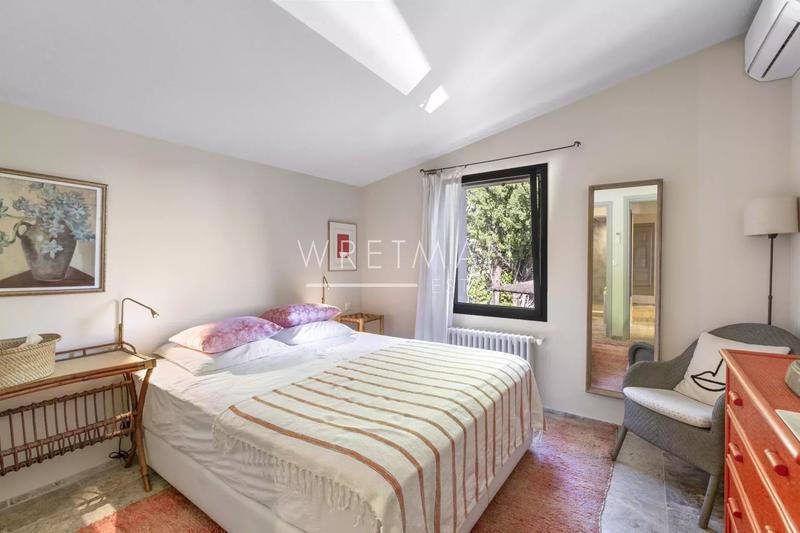 Maison - 250 m² - 7 pièces