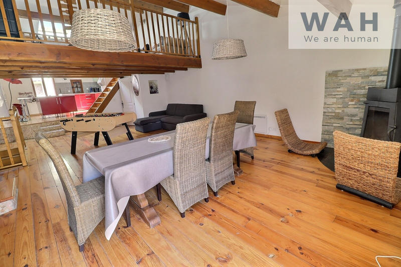 Maison - 239 m² - 6 pièces