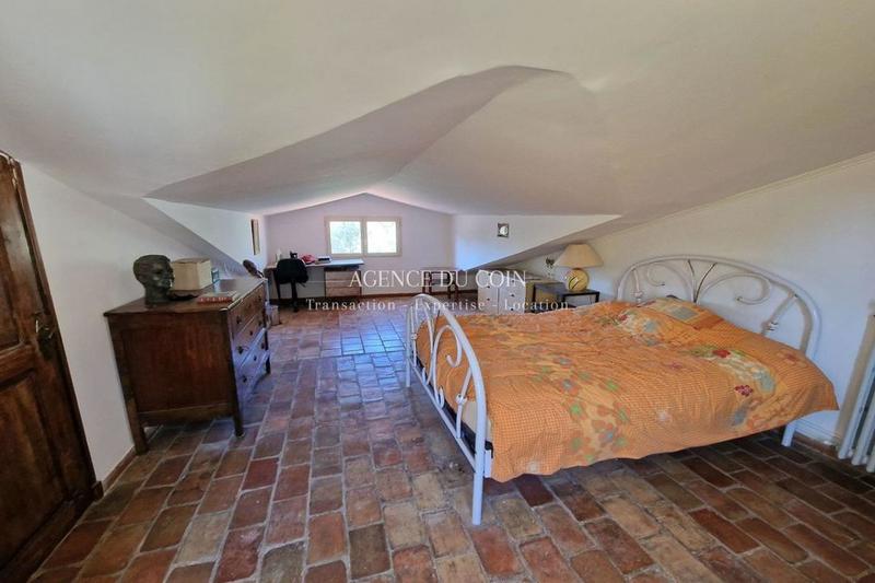 Demeure - 240 m² - 5 pièces