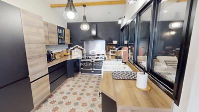 Maison - 174 m² - 6 pièces