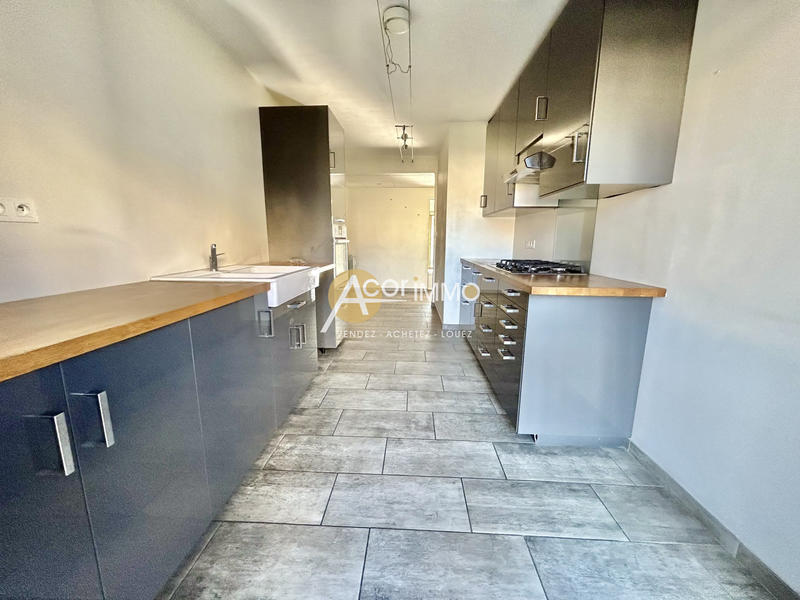 Appartement - 99 m² - 4 pièces