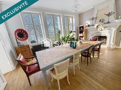 Maison - 450 m² - 20 pièces
