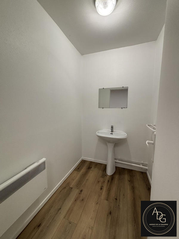 Local commercial - 120 m² - 3 pièces