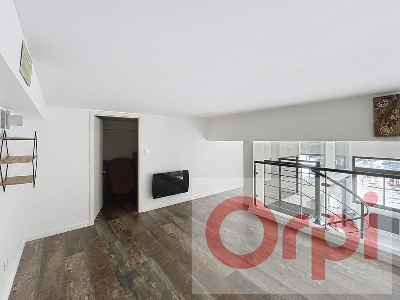 Loft - 110 m² - 3 pièces