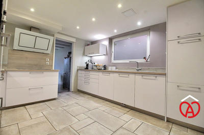 Maison - 192 m² - 7 pièces