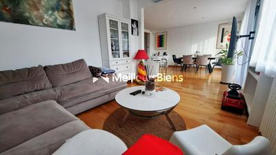 Maison - 219 m² - 8 pièces