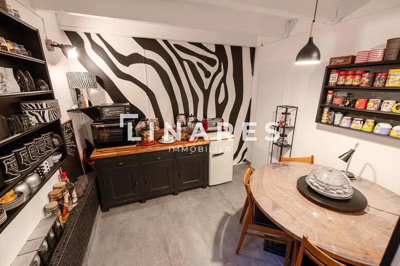 Appartement - 211 m² - 5 pièces