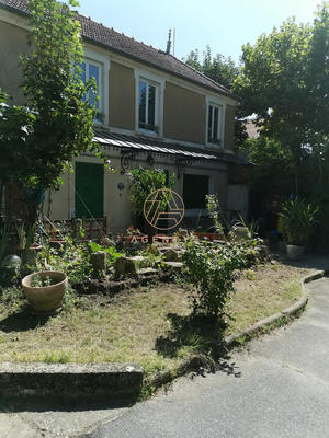 Maison - 230 m² - 8 pièces