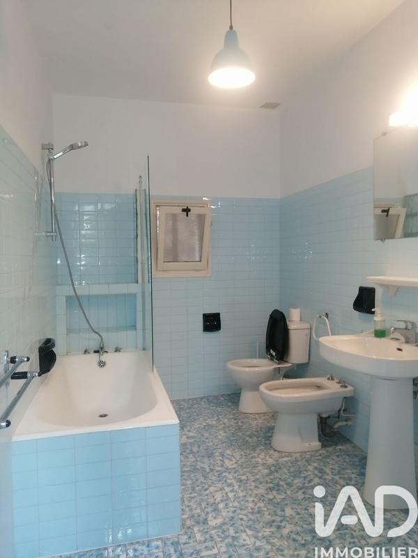 Maison - 216 m² - 9 pièces