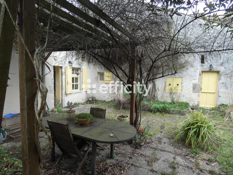 Maison - 307 m² - 10 pièces