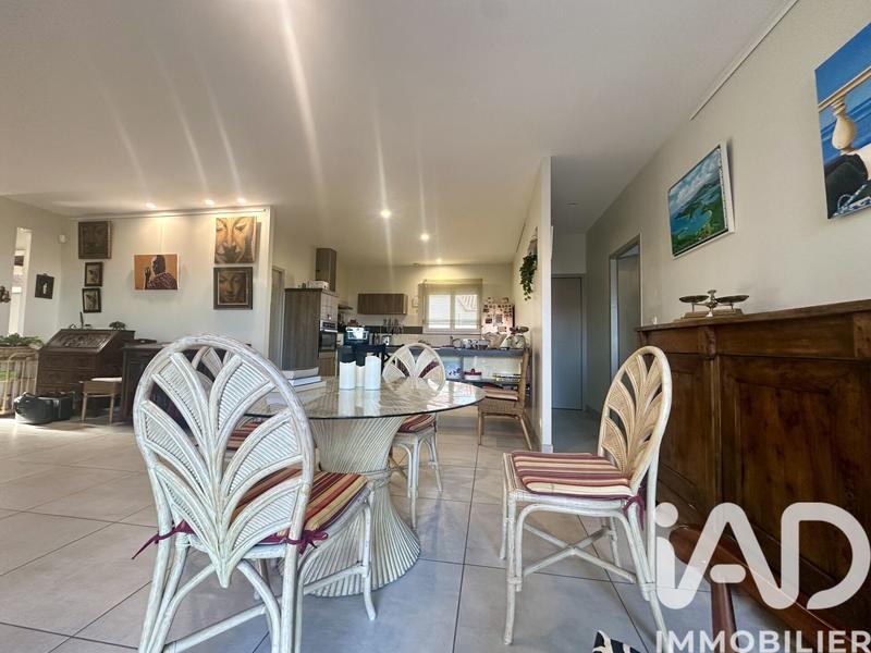 Maison - 211 m² - 6 pièces