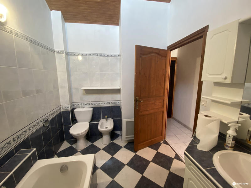 Maison - 142 m² - 9 pièces