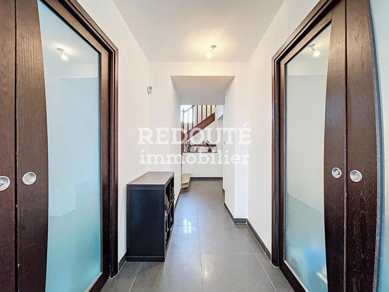 Maison - 236 m² - 8 pièces