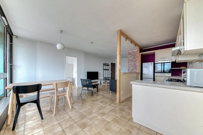 Appartement - 90 m² - 5 pièces