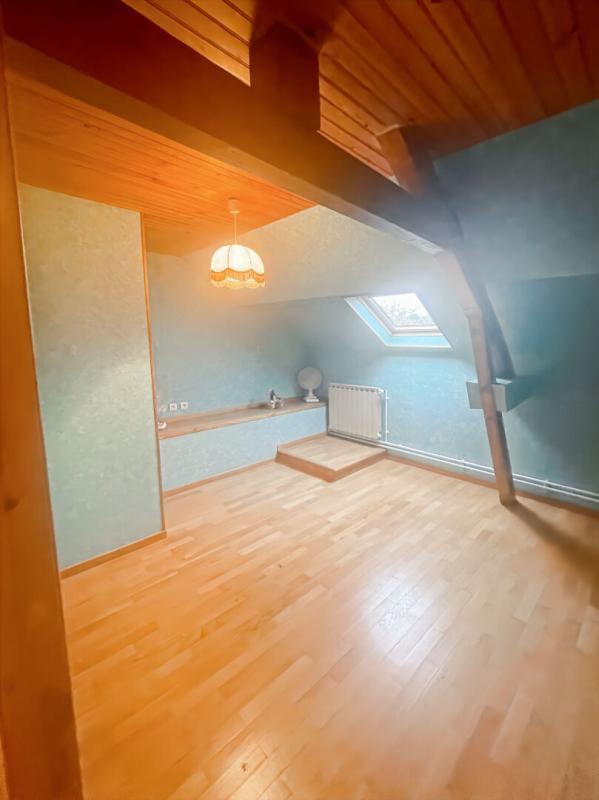 Maison - 250 m² - 10 pièces