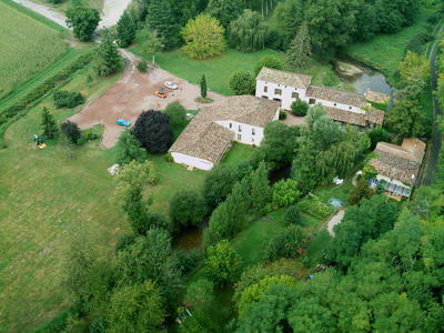 Maison - 1 200 m² - 21 pièces