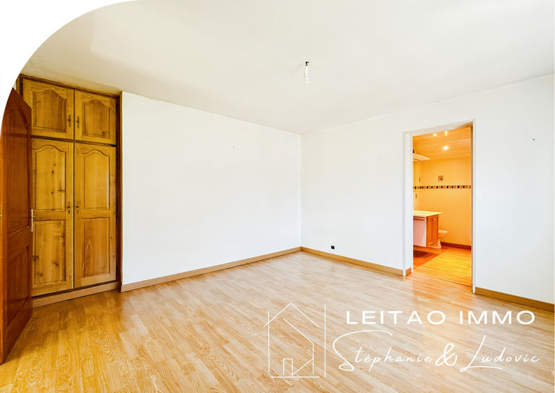 Maison - 252 m² - 6 pièces