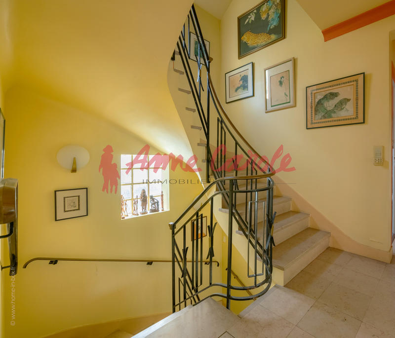 Maison - 200 m² - 6 pièces