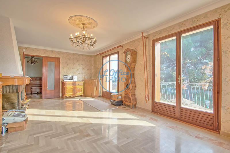 Maison - 200 m² - 8 pièces