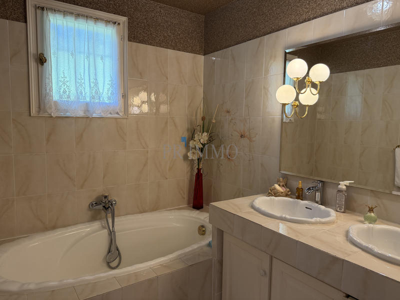 Maison - 136 m² - 4 pièces